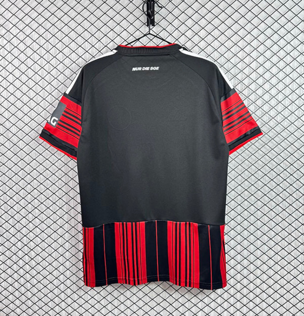 MAILLOT EINTRACHT FRANCFORT DOMICILE 2027