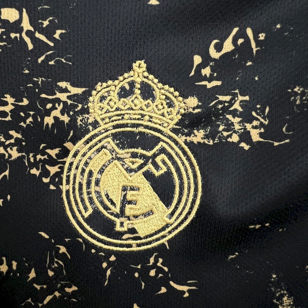 MAILLOT REAL MADRID CONCEPT 2025