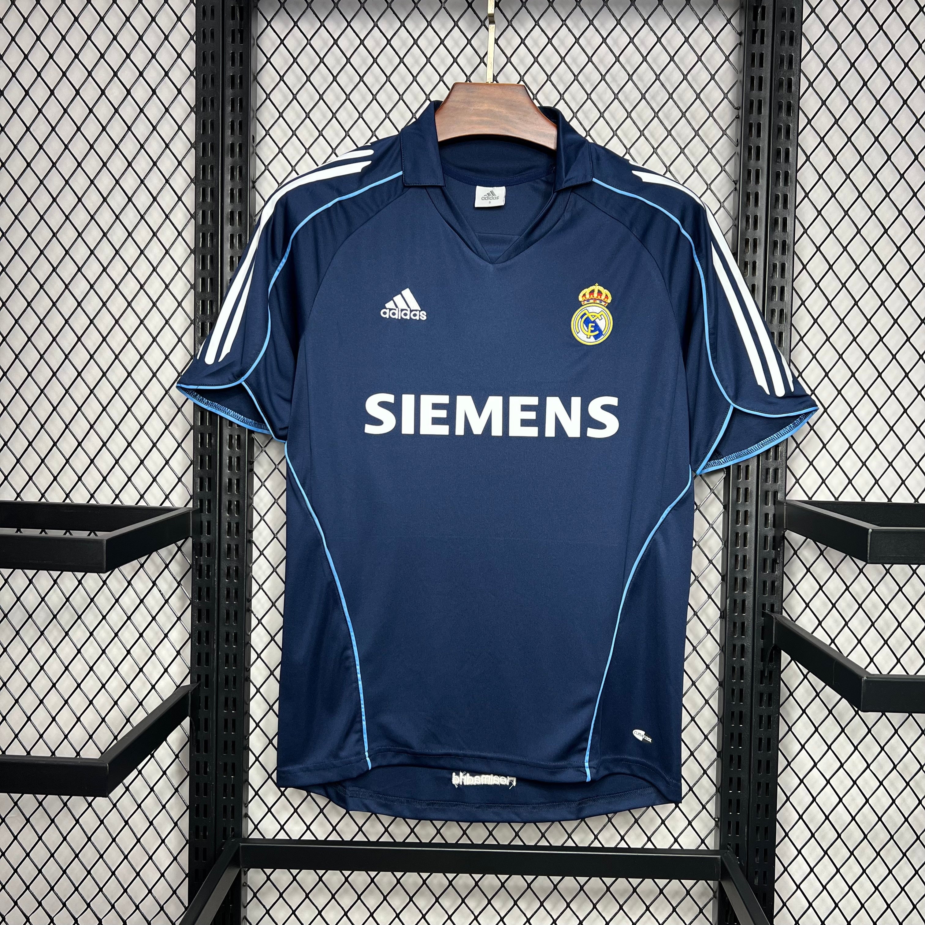 MAILLOT REAL MADRID EXTERIEUR 2006