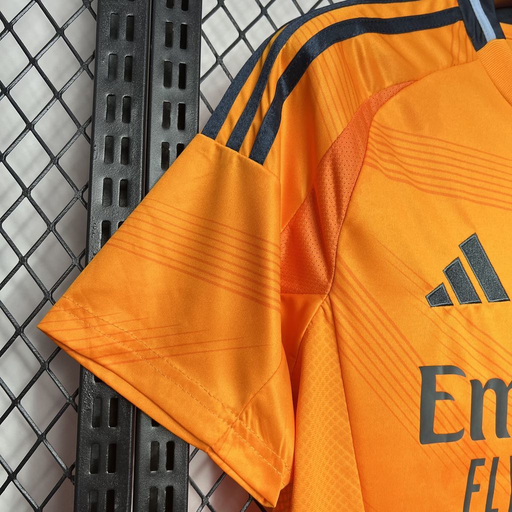 MAILLOT REAL MADRID EXTERIEUR 2025