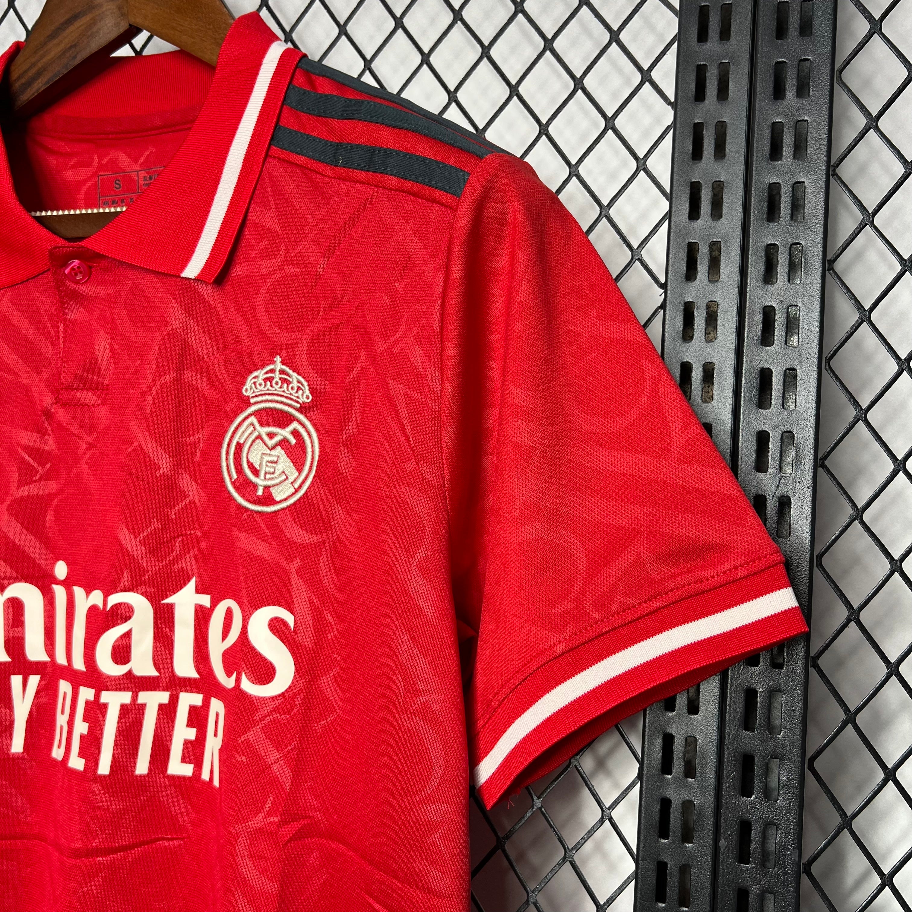 MAILLOT REAL MADRID CONCEPT 2025