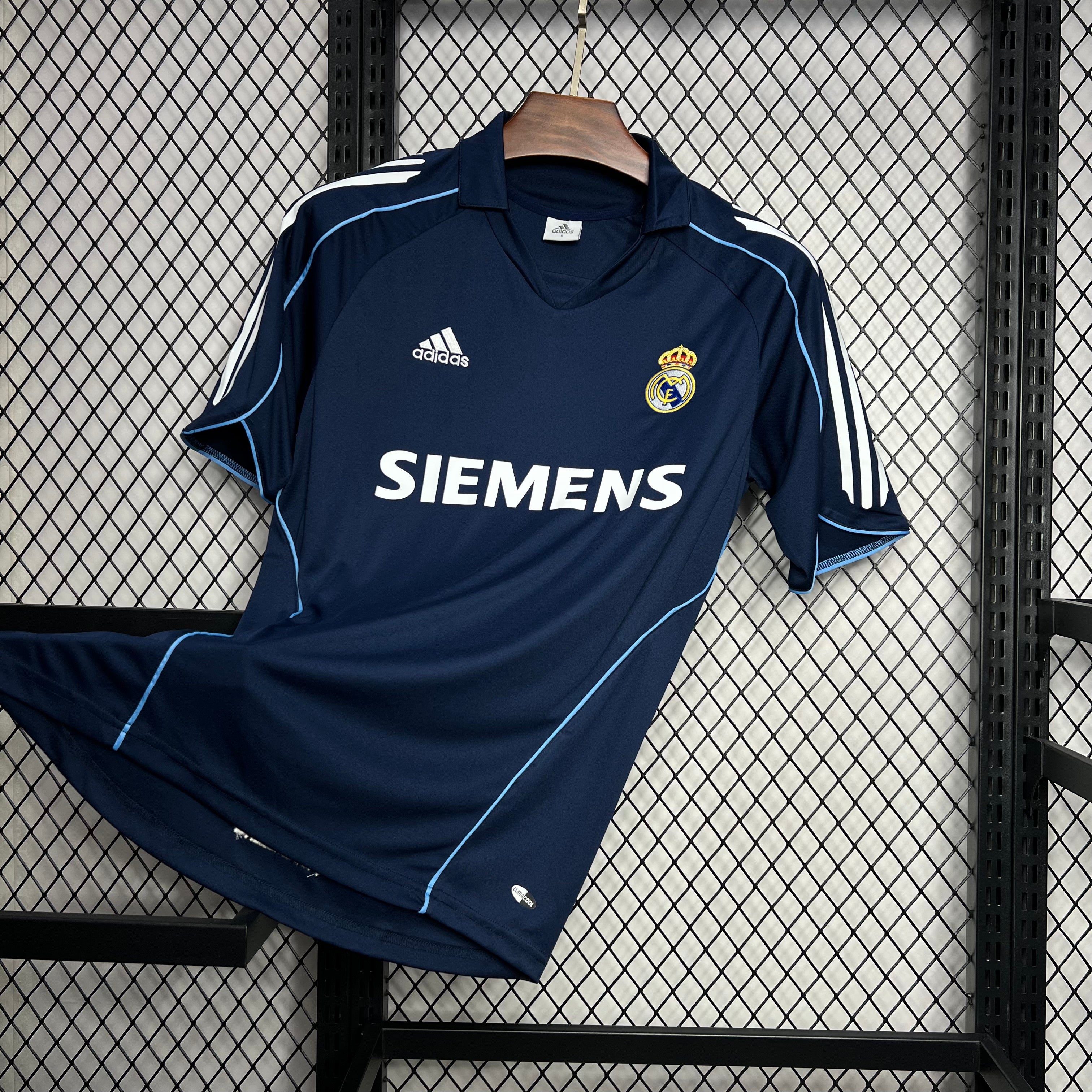 MAILLOT REAL MADRID EXTERIEUR 2006