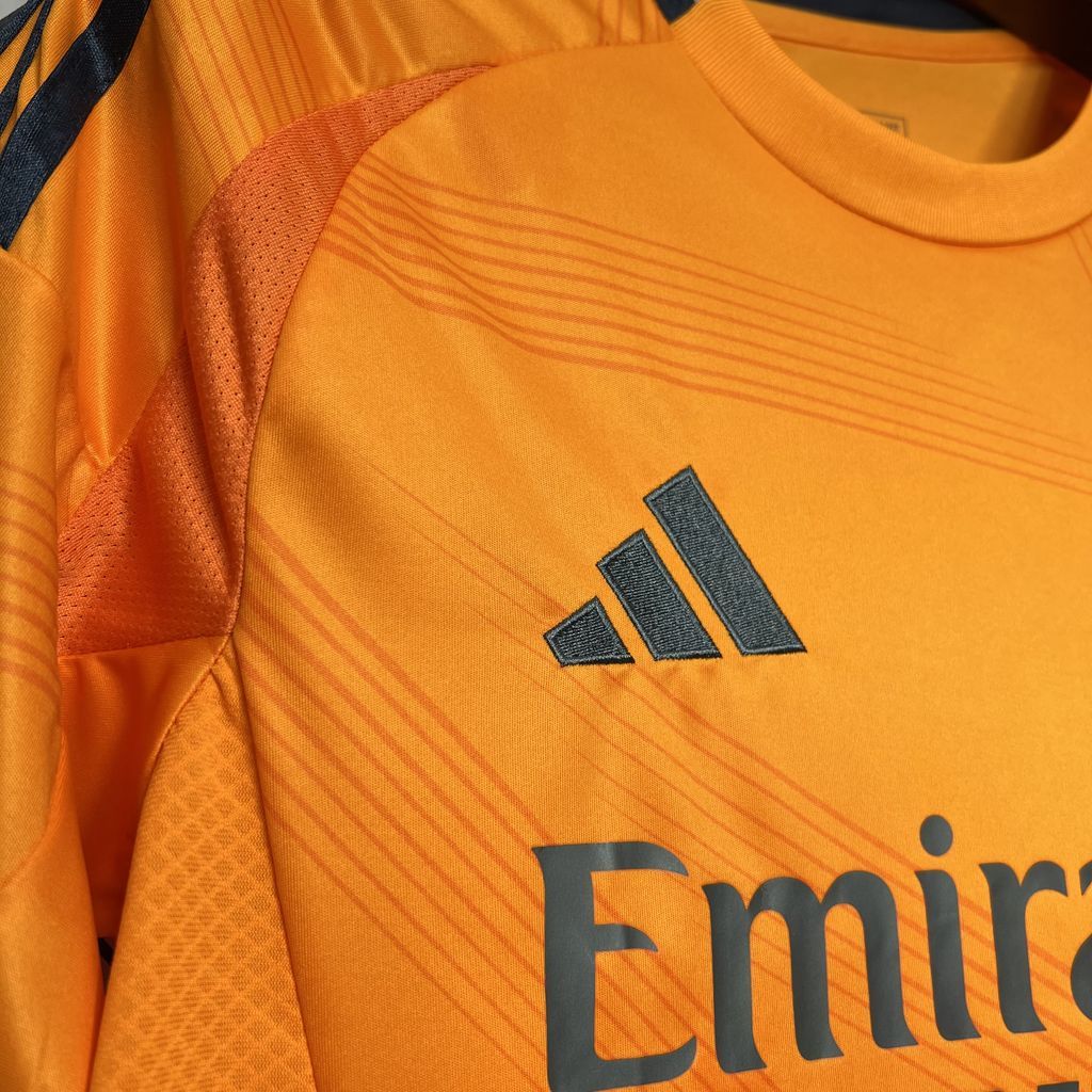 MAILLOT REAL MADRID EXTERIEUR 2025