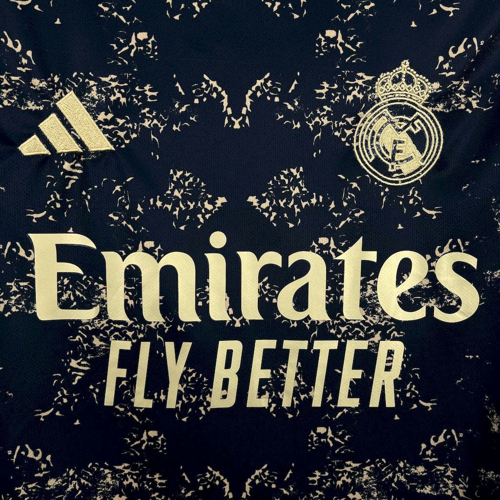 MAILLOT REAL MADRID CONCEPT 2025