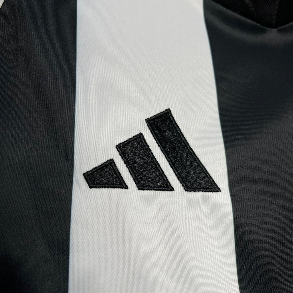 MAILLOT NEWCASTLE DOMICILE 2025