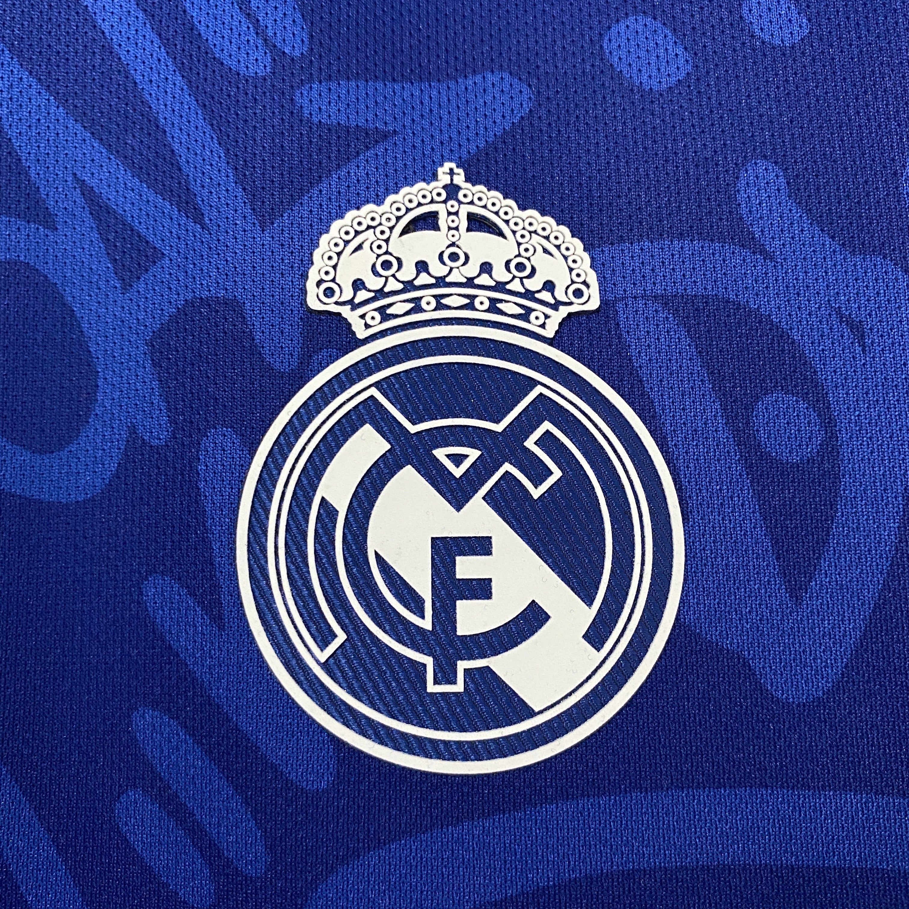 MAILLOT REAL MADRID EXTERIEUR 2022
